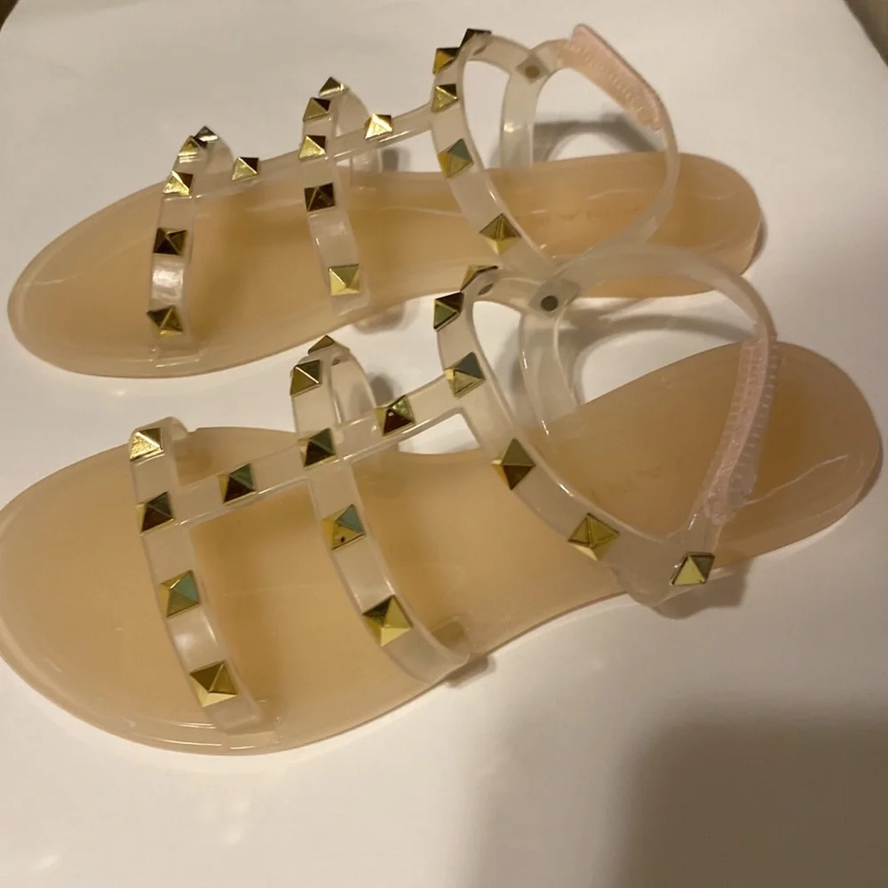 TAHARI KIDS JELLY SHOES SIZE 32
